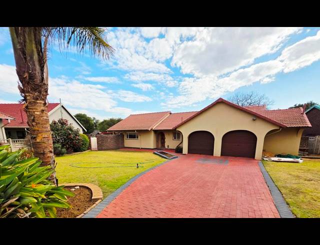 4 BEDROOM HOUSE FOR SALE IN GLEN MARAIS